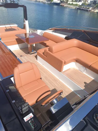 Fuentes Pyasa Yacht Photos Pics 