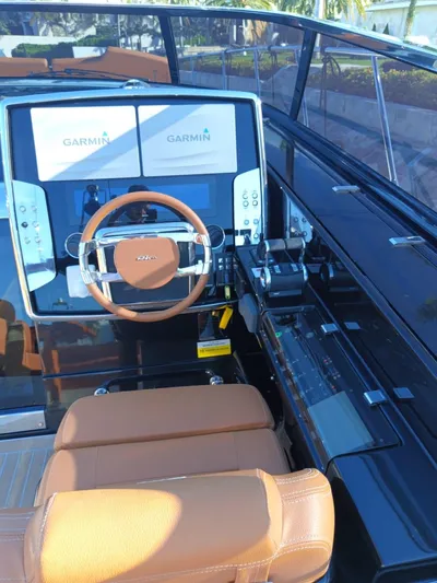 Fuentes Pyasa Yacht Photos Pics 