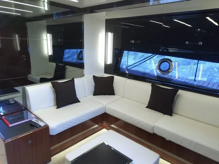 Fuentes Pyasa Yacht Photos Pics 