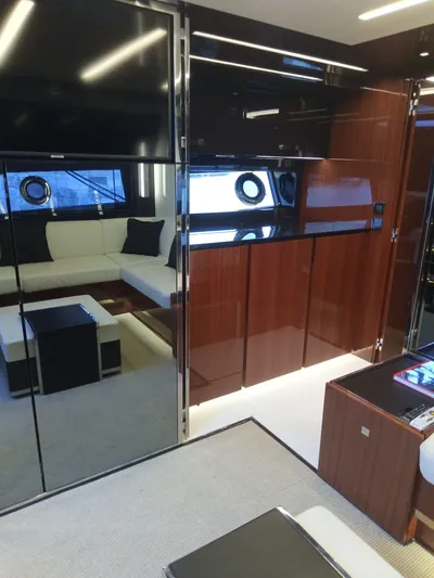 Fuentes Pyasa Yacht Photos Pics 