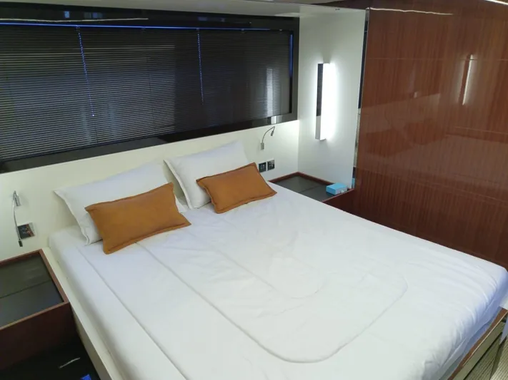 Fuentes Pyasa Yacht Photos Pics 