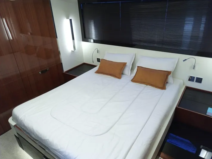 Fuentes Pyasa Yacht Photos Pics 