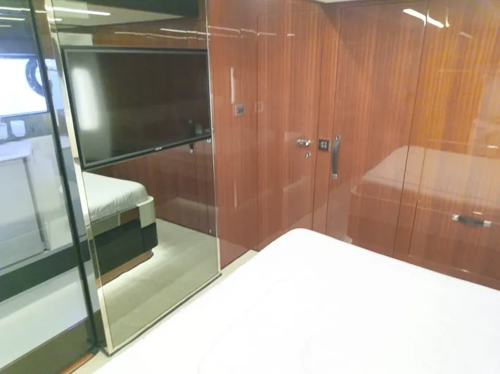 Fuentes Pyasa Yacht Photos Pics 