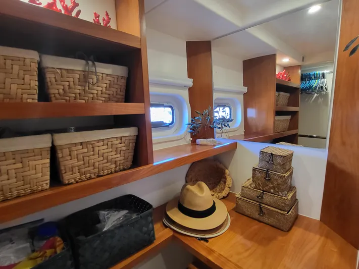 Libeccio Yacht Photos Pics 