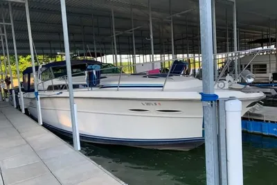 Sea Ray 390 Express Cruiser