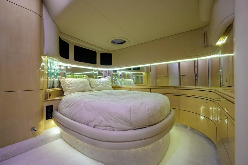 Tigress Yacht Photos Pics Sea Ray 54 Tigress - Master Stateroom
