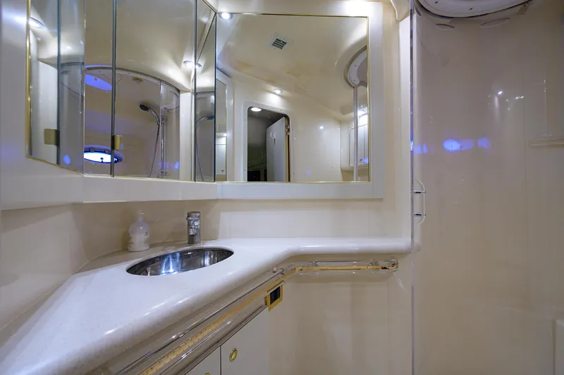 Tigress Yacht Photos Pics Sea Ray 54 Tigress - Master Head