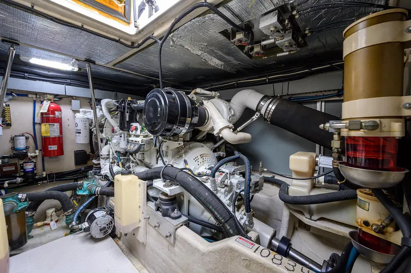 Tigress Yacht Photos Pics Sea Ray 54 Tigress - Engine Room