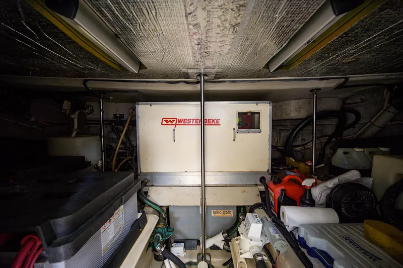 Tigress Yacht Photos Pics Sea Ray 54 Tigress - Engine Room