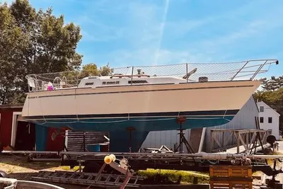 Pearson 28