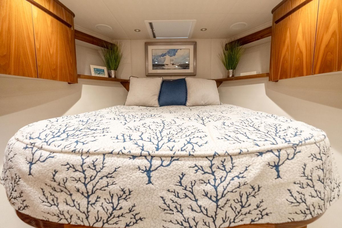 2017 Viking 62 