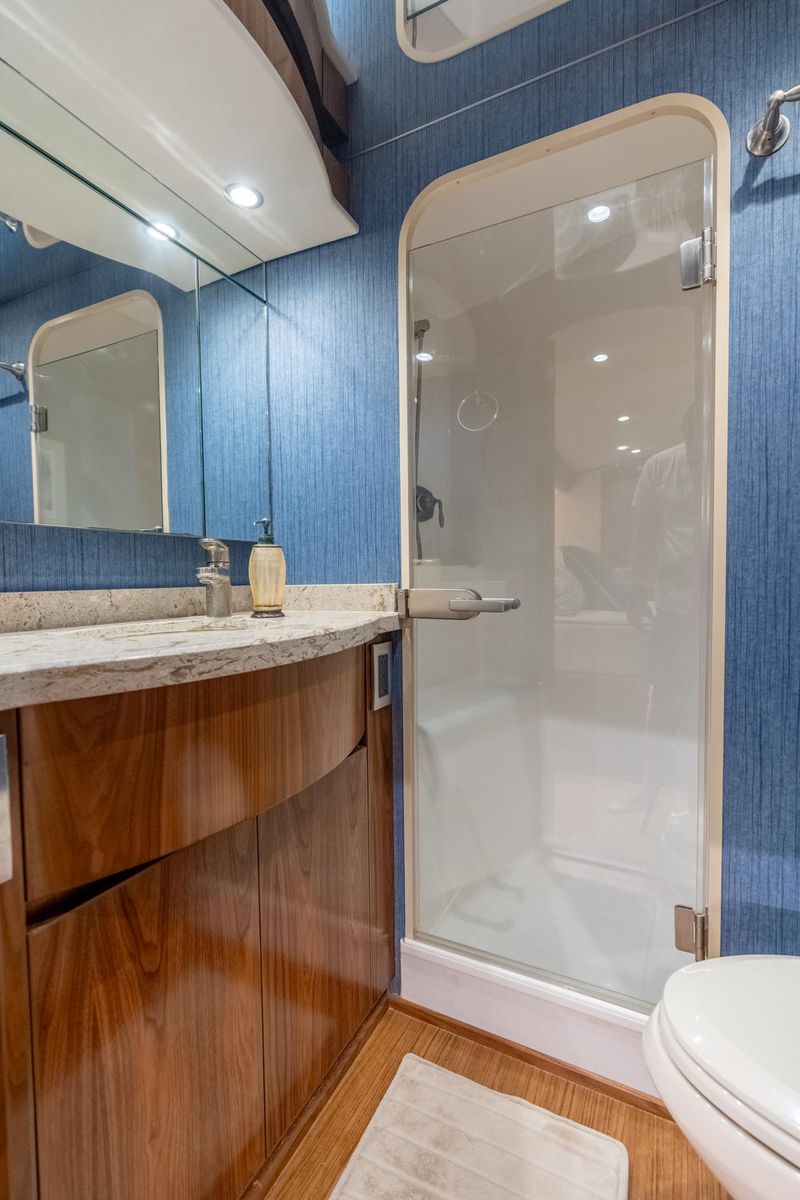2017 Viking 62 