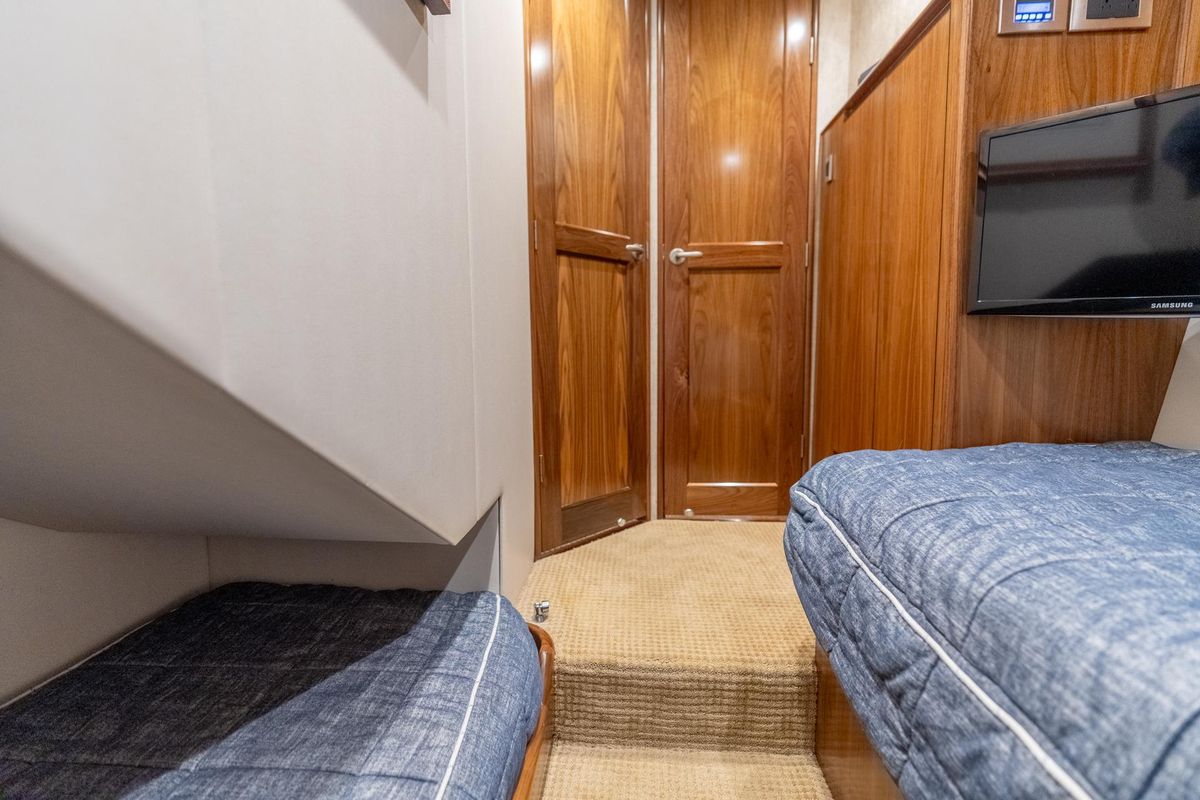 2017 Viking 62 