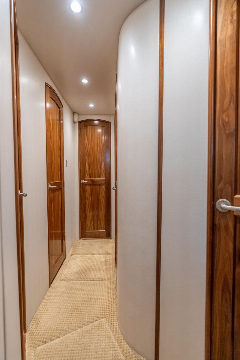2017 Viking 62 