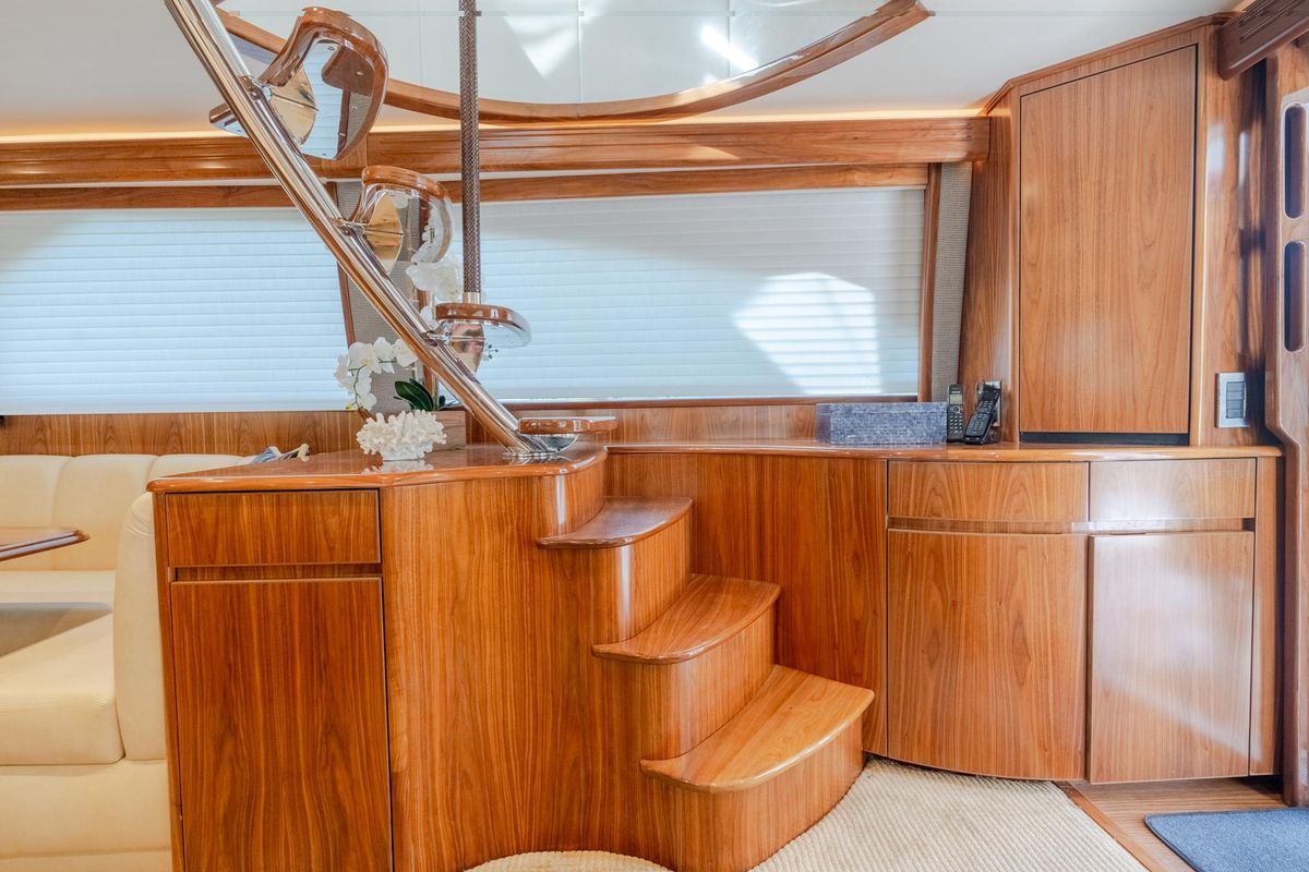 2017 Viking 62 