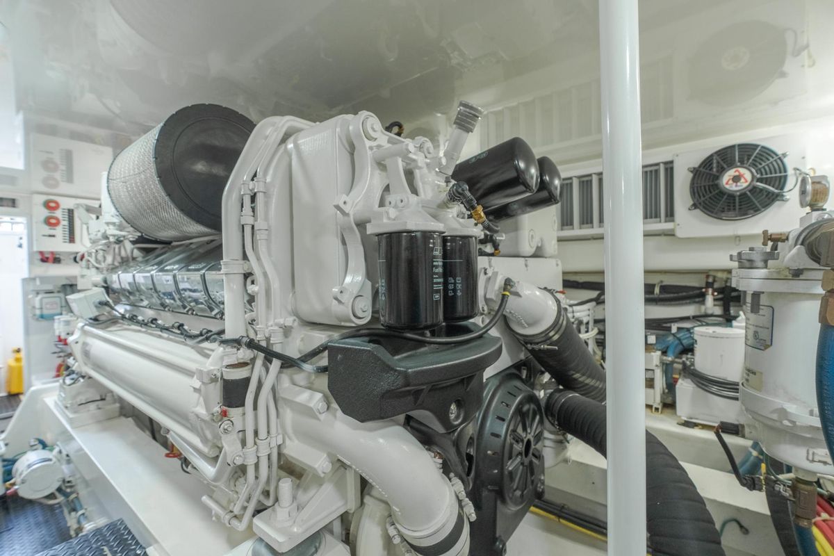 2017 Viking 62 