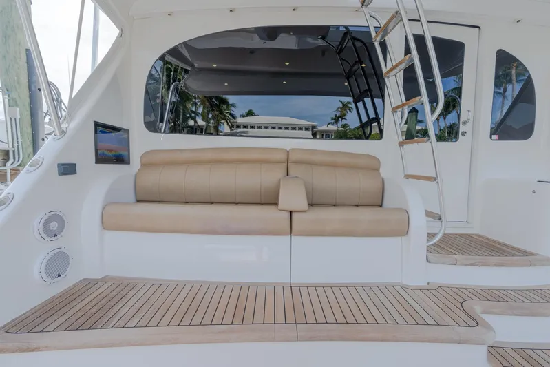 Tail Dancer Yacht Photos Pics Viking 62 Enclosed Bridge Tail Dancer-Cockpit Seating