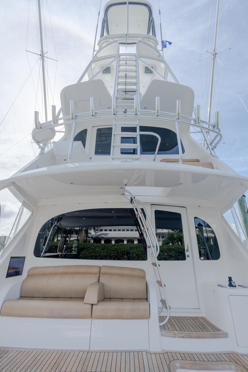 2017 Viking 62 