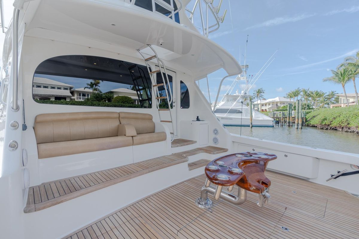 2017 Viking 62 