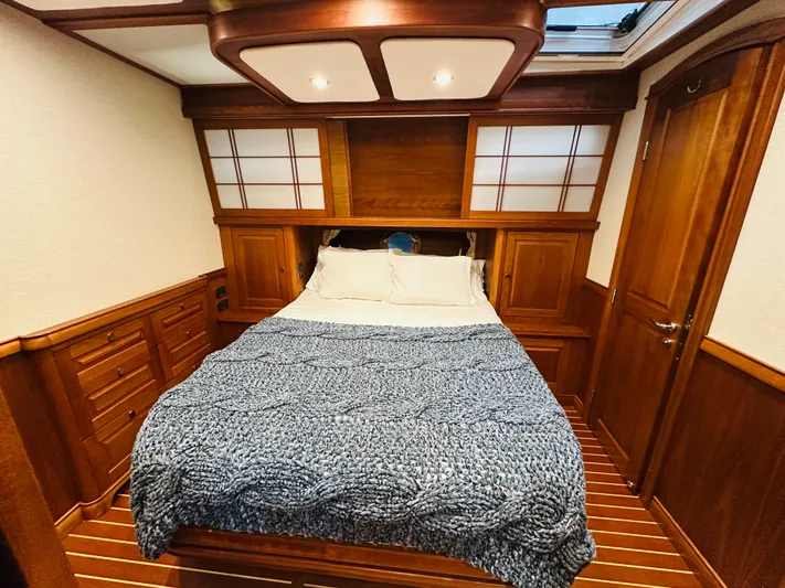 Blue Yacht Photos Pics 