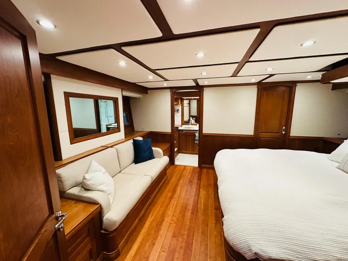 Blue Yacht Photos Pics 