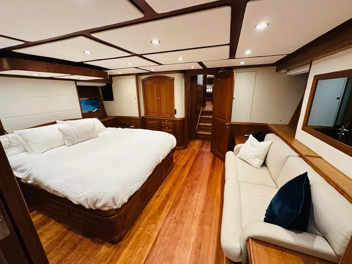 Blue Yacht Photos Pics 