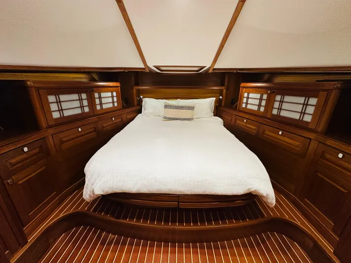 Blue Yacht Photos Pics 