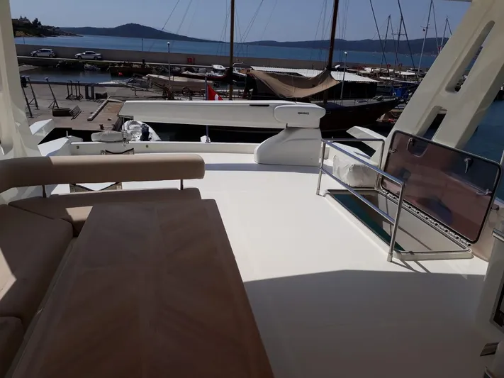  Yacht Photos Pics Numarine 78 Fly 2008 yacht with harbor view.