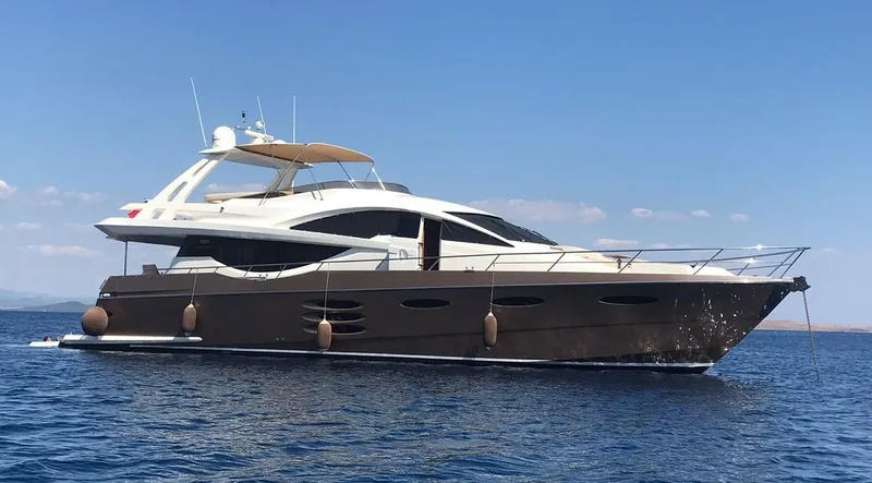  Yacht Photos Pics Numarine 78 Fly Yacht from 2008 on open sea.