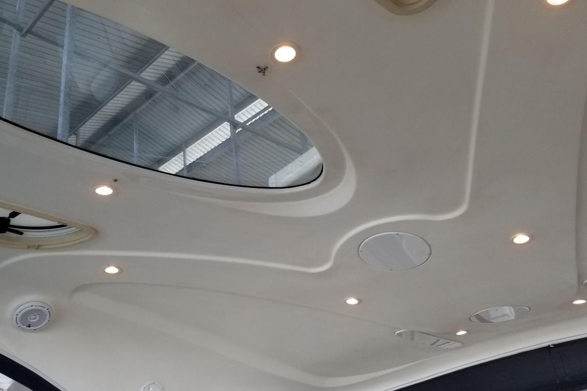 2006 Cruisers Yachts 52 