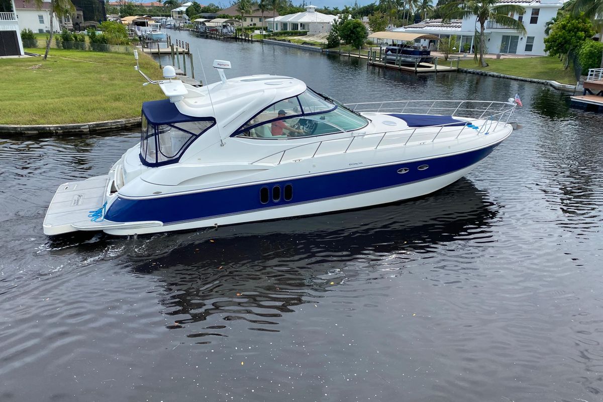 2006 Cruisers Yachts 52 