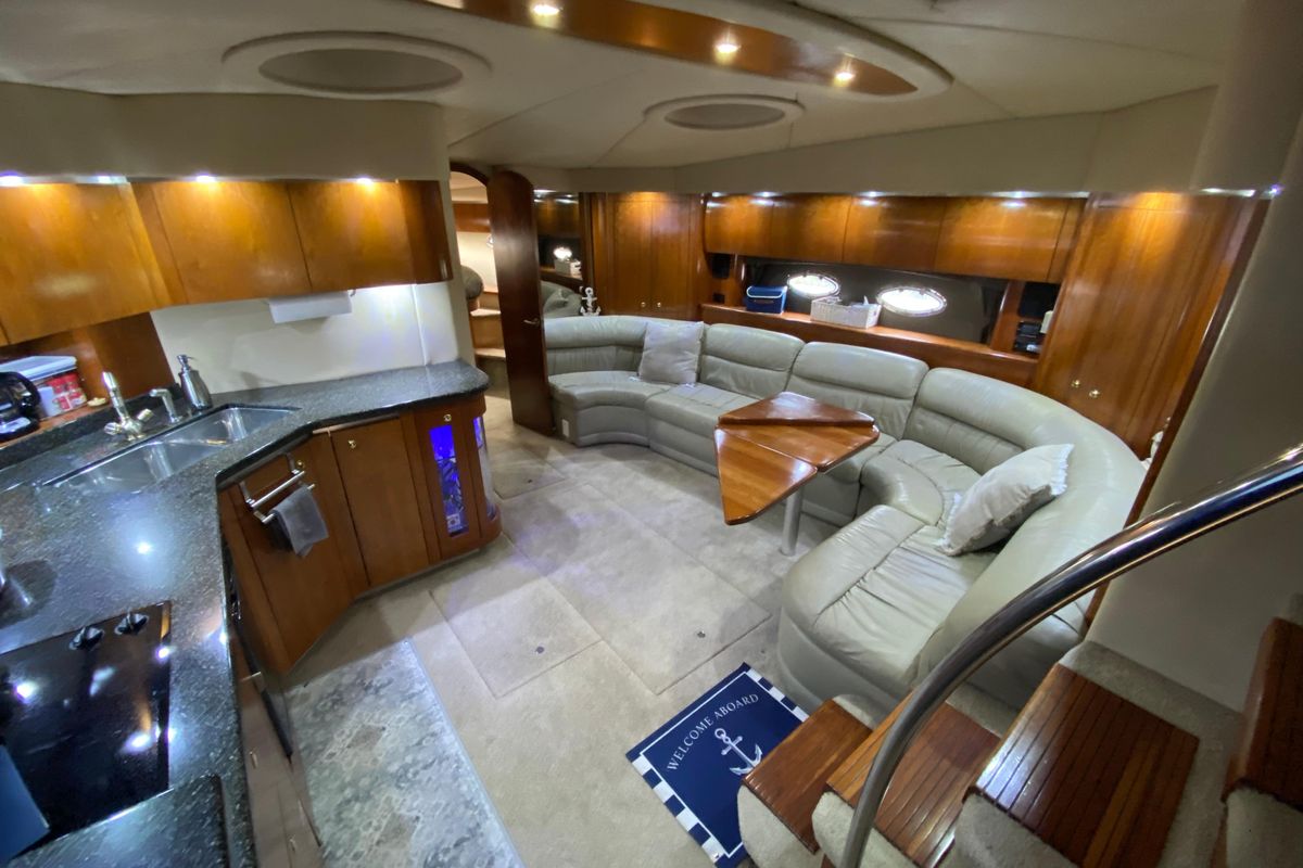 2006 Cruisers Yachts 52 