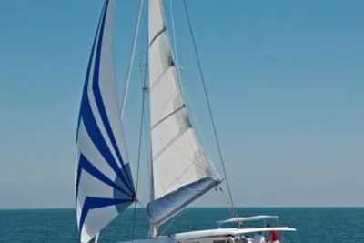 2010 Lagoon 421