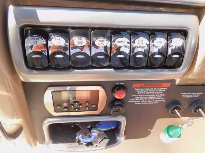 Tide Runner Yacht Photos Pics 