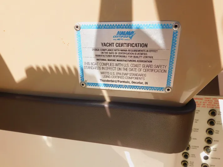 Tide Runner Yacht Photos Pics 