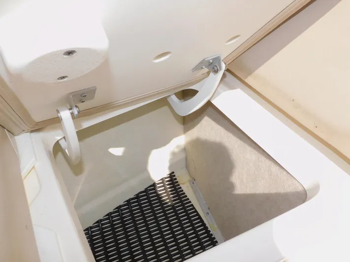 Tide Runner Yacht Photos Pics 