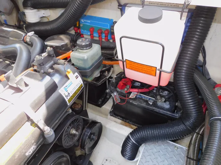 Tide Runner Yacht Photos Pics 