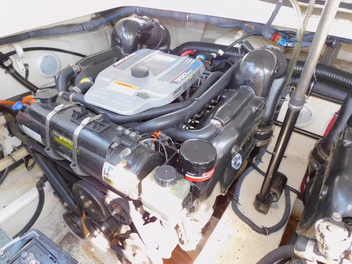 Tide Runner Yacht Photos Pics 