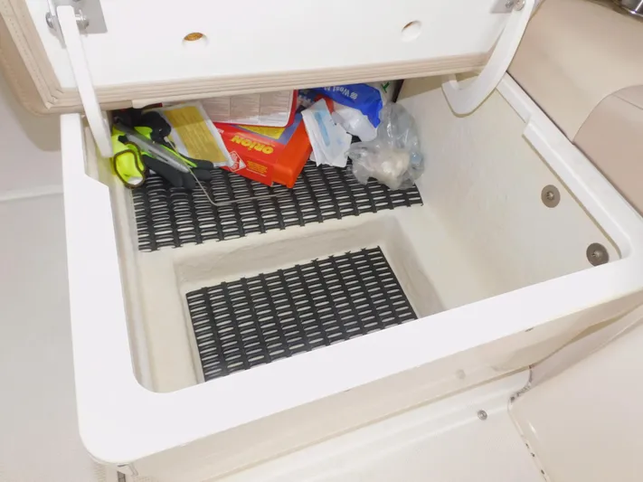 Tide Runner Yacht Photos Pics 