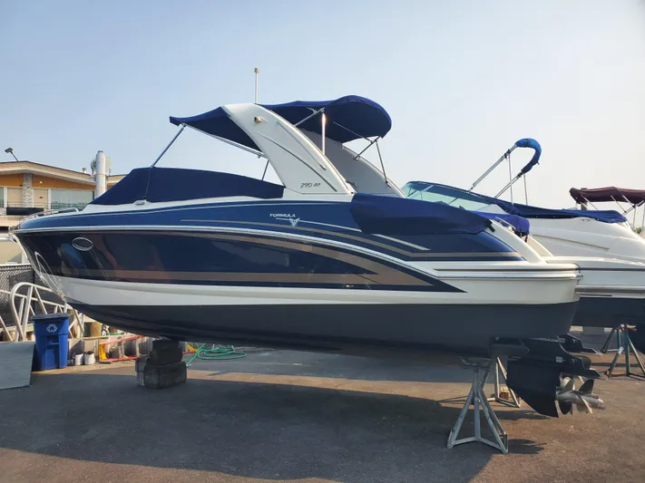 Tide Runner Yacht Photos Pics 