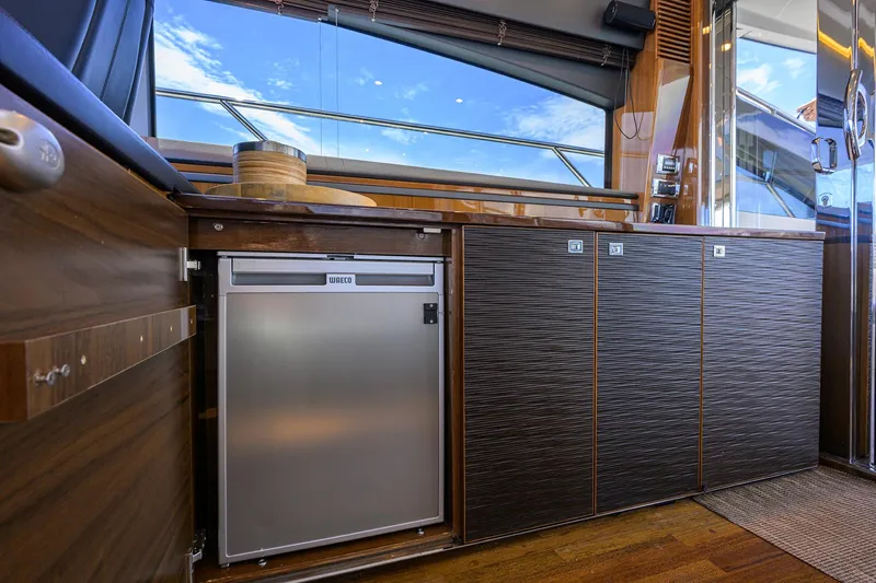 Alpha Dog Yacht Photos Pics Princess V62-S Alpha Dog - Bar