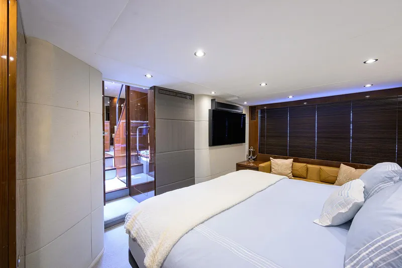 Alpha Dog Yacht Photos Pics Princess V62-S Alpha Dog - Master Stateroom