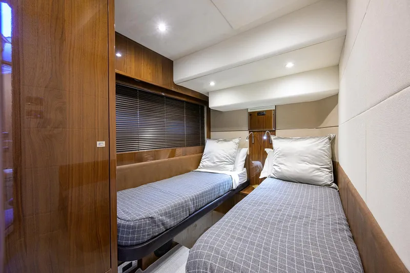 Alpha Dog Yacht Photos Pics Princess V62-S Alpha Dog - Guest Stateroom