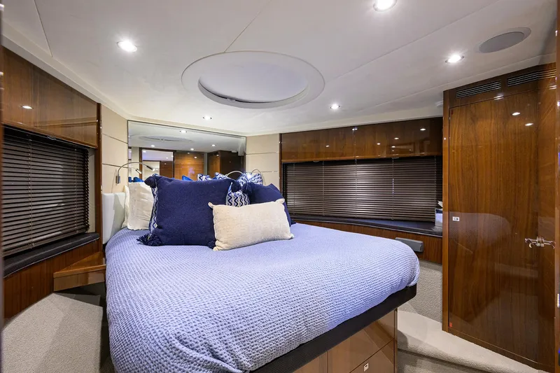 Alpha Dog Yacht Photos Pics Princess V62-S Alpha Dog - Forward Stateroom