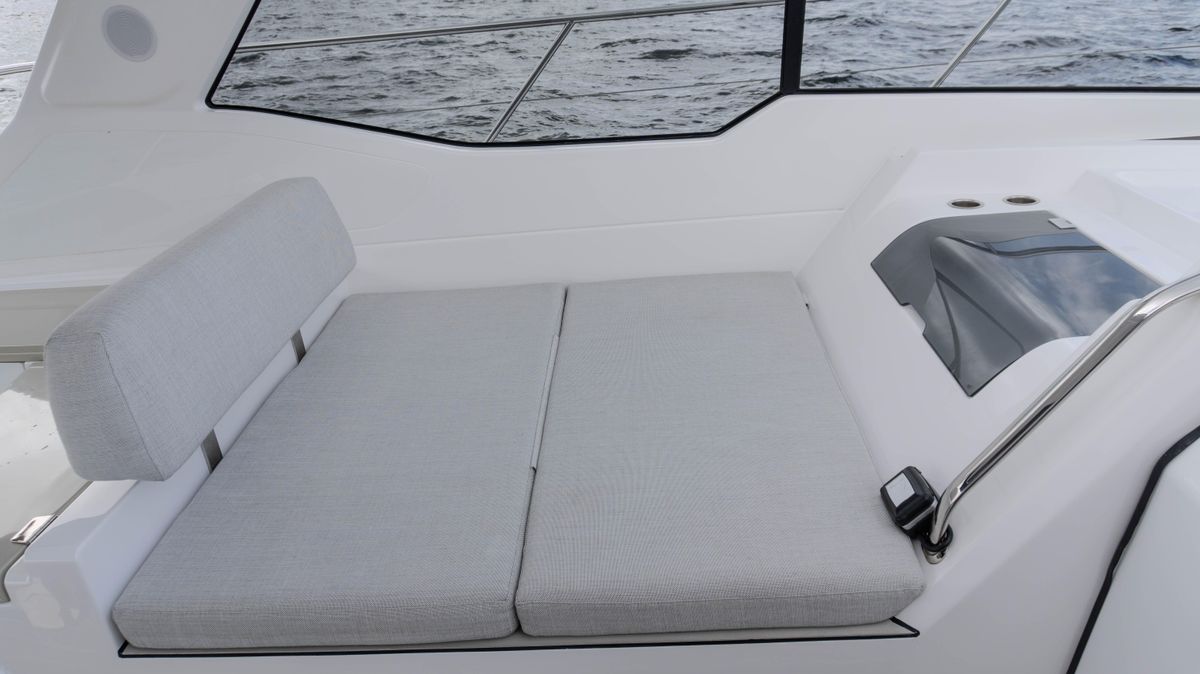 2023 Azimut 47 