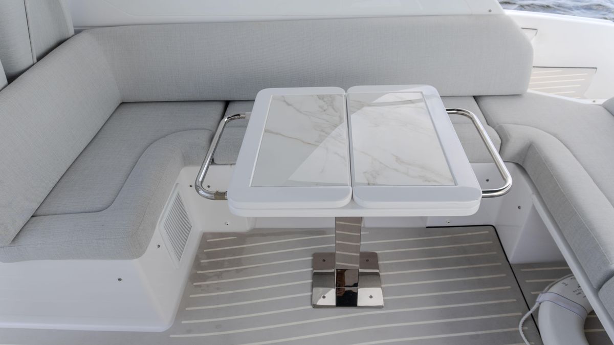 2023 Azimut 47 