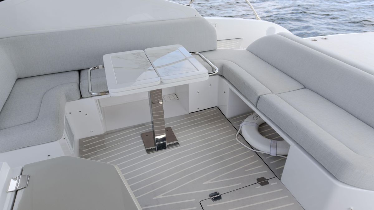 2023 Azimut 47 