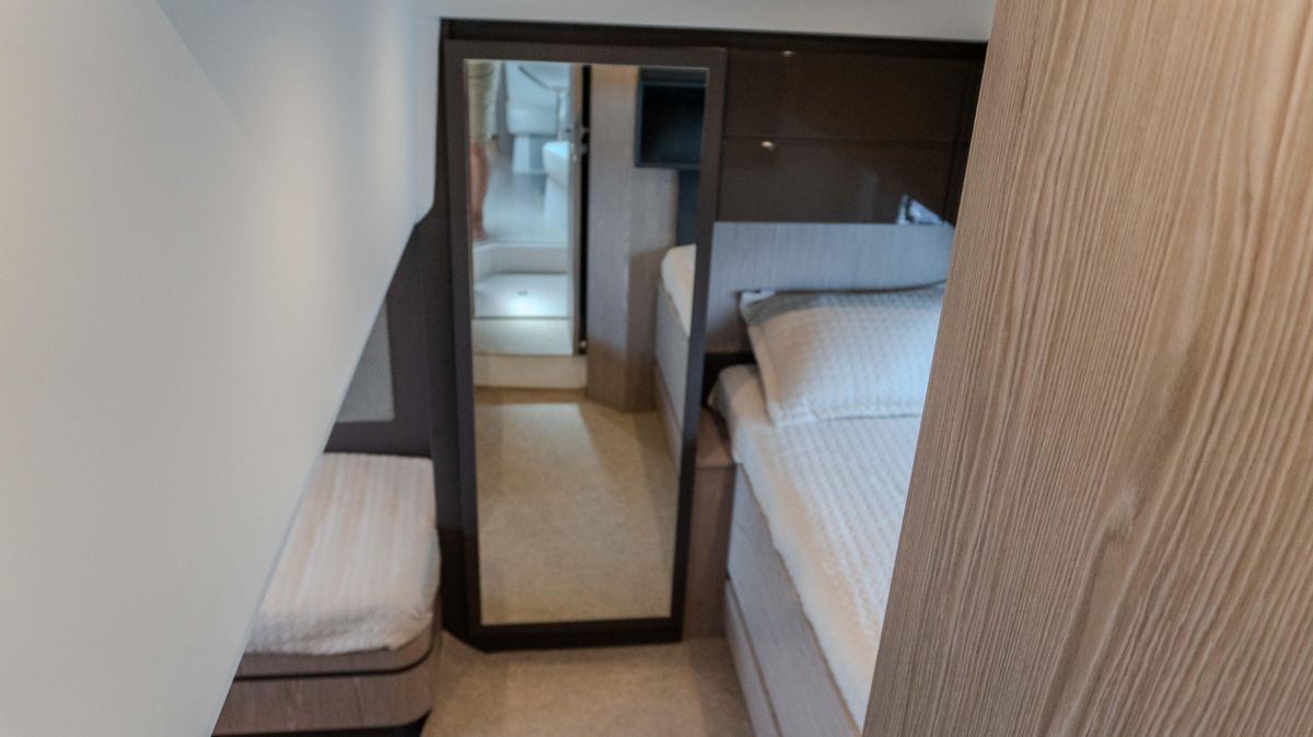 2023 Azimut 47 