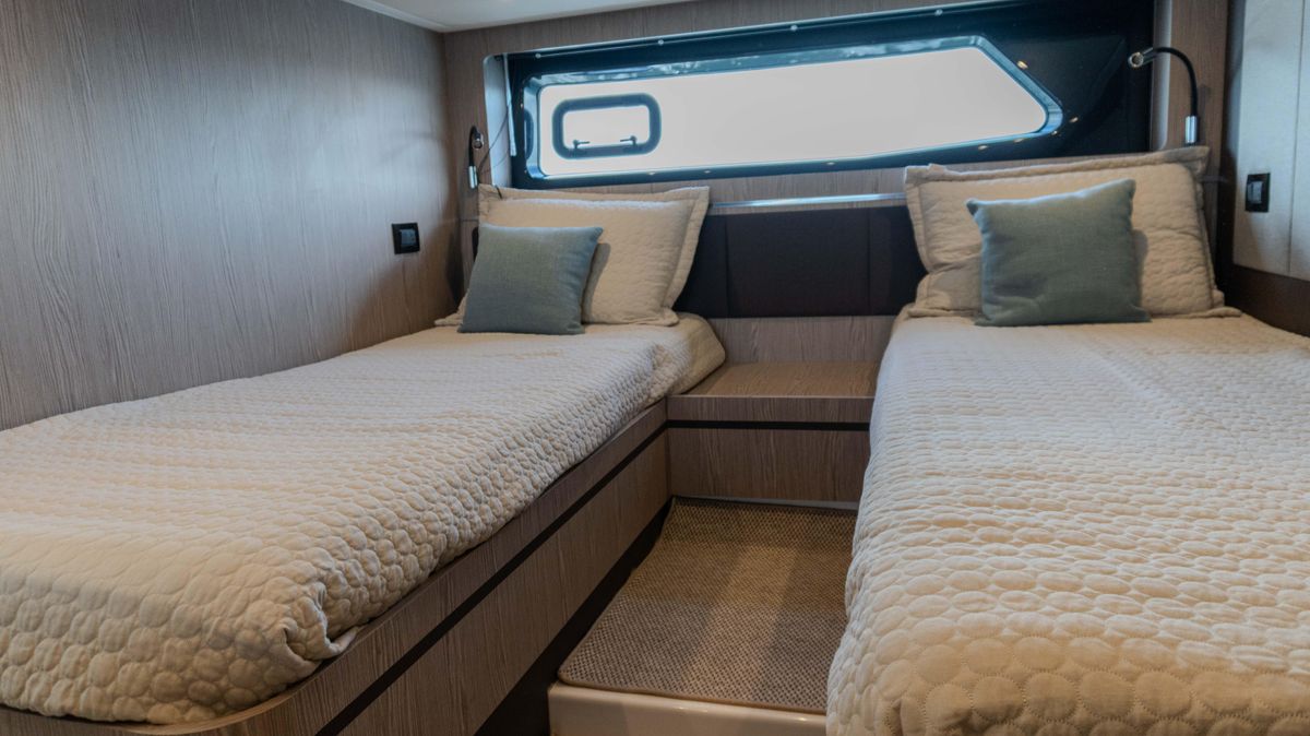 2023 Azimut 47 