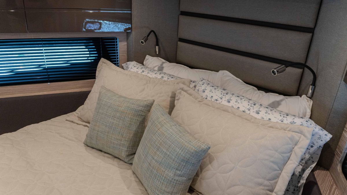 2023 Azimut 47 